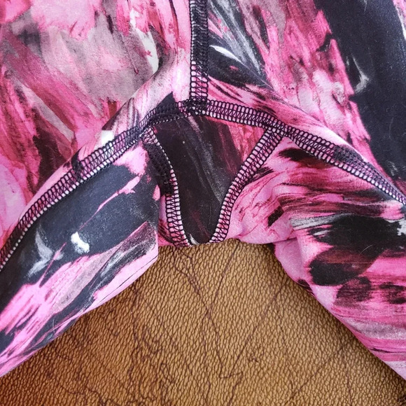 *LULULEMON Wunder Train, Size 4, 25" - Picture 3 of 7